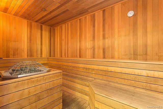 40-22 College Point Boulevard 6H, Flushing, NY 11354