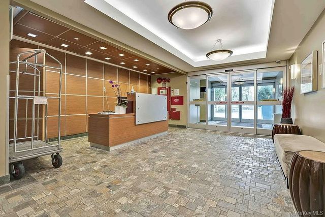 40-22 College Point Boulevard 6H, Flushing, NY 11354