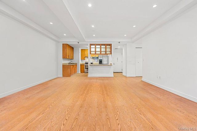 40-22 College Point Boulevard 6H, Flushing, NY 11354