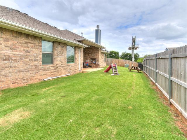 10808 NW 8th Street, Yukon, OK 73099