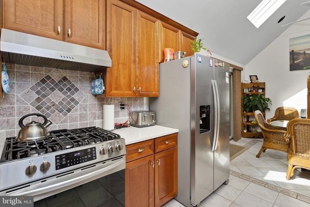 9 ABBEY PL, Hamilton, NJ 08610