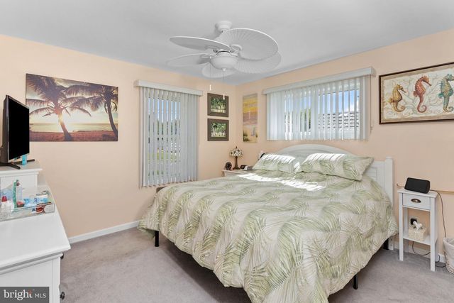 9 ABBEY PL, Hamilton, NJ 08610