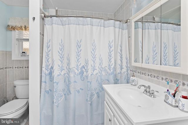 9 ABBEY PL, Hamilton, NJ 08610