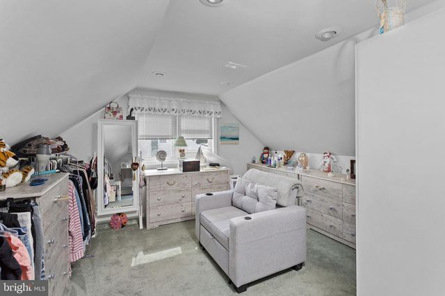 9 ABBEY PL, Hamilton, NJ 08610