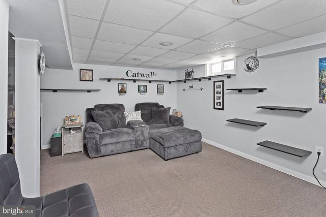 9 ABBEY PL, Hamilton, NJ 08610