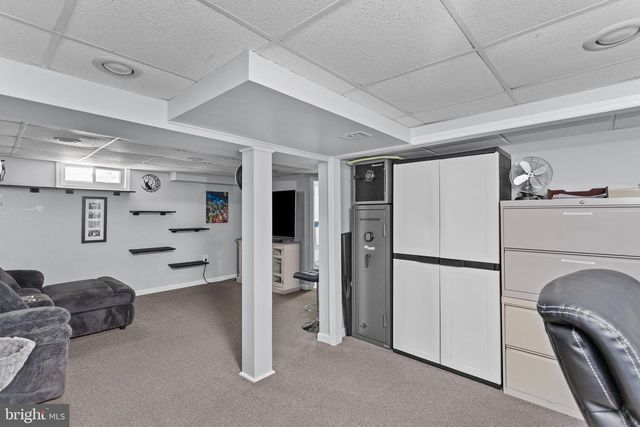 9 ABBEY PL, Hamilton, NJ 08610