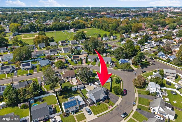 9 ABBEY PL, Hamilton, NJ 08610