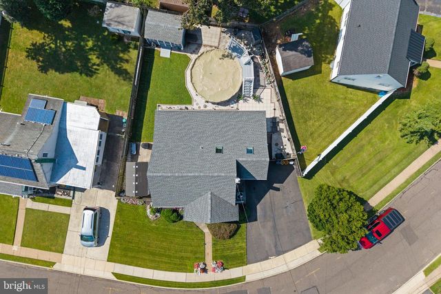 9 ABBEY PL, Hamilton, NJ 08610