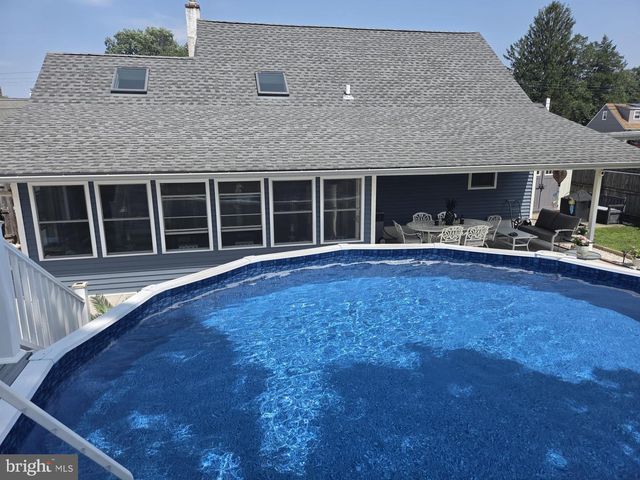 9 ABBEY PL, Hamilton, NJ 08610