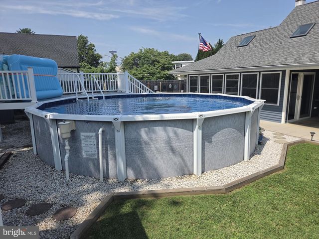 9 ABBEY PL, Hamilton, NJ 08610