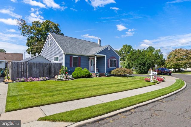 9 ABBEY PL, Hamilton, NJ 08610