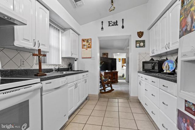 1121 SCOTT AVE, Upper Chichester, PA 19061