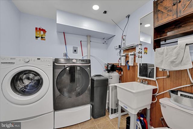 1030 STELLAR DR, Mount Joy, PA 17552