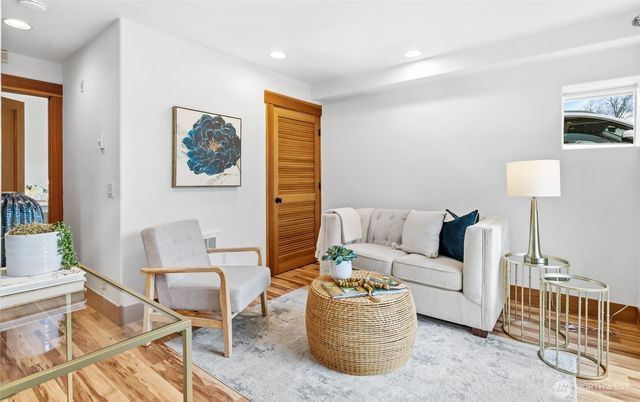 4418 Eastern Avenue N, Seattle, WA 98103