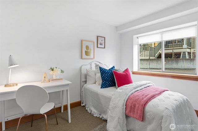 4418 Eastern Avenue N, Seattle, WA 98103