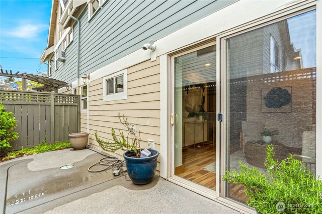 4418 Eastern Avenue N, Seattle, WA 98103