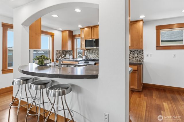 4418 Eastern Avenue N, Seattle, WA 98103