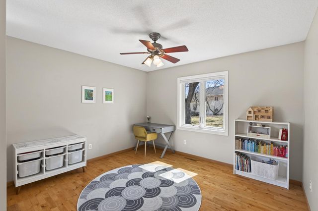 14715 39th Avenue N, Plymouth, MN 55446