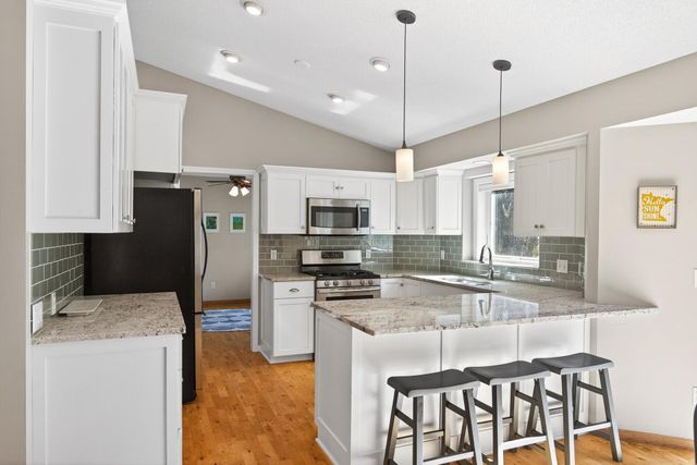 14715 39th Avenue N, Plymouth, MN 55446