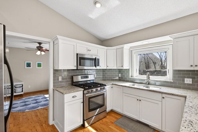 14715 39th Avenue N, Plymouth, MN 55446