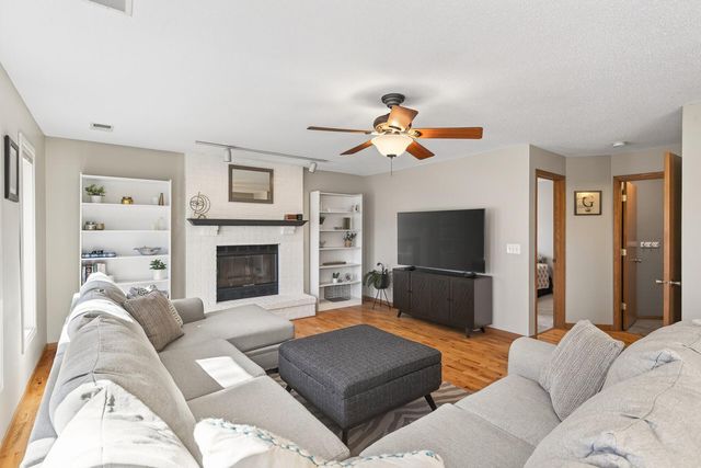 14715 39th Avenue N, Plymouth, MN 55446