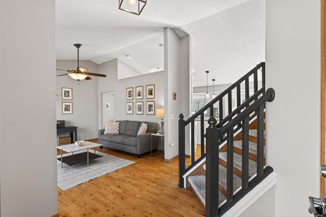 14715 39th Avenue N, Plymouth, MN 55446