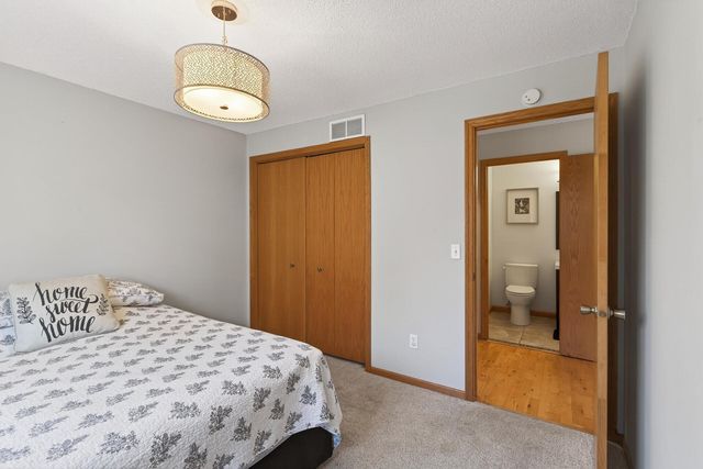 14715 39th Avenue N, Plymouth, MN 55446