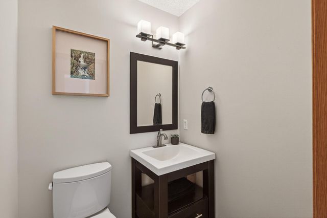 14715 39th Avenue N, Plymouth, MN 55446