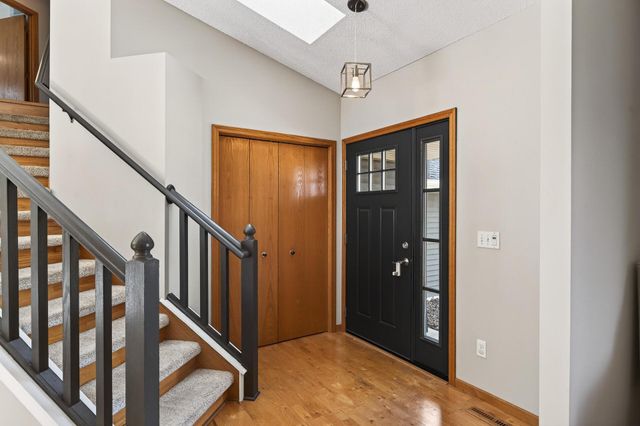 14715 39th Avenue N, Plymouth, MN 55446