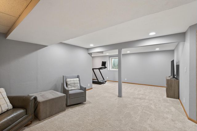 14715 39th Avenue N, Plymouth, MN 55446