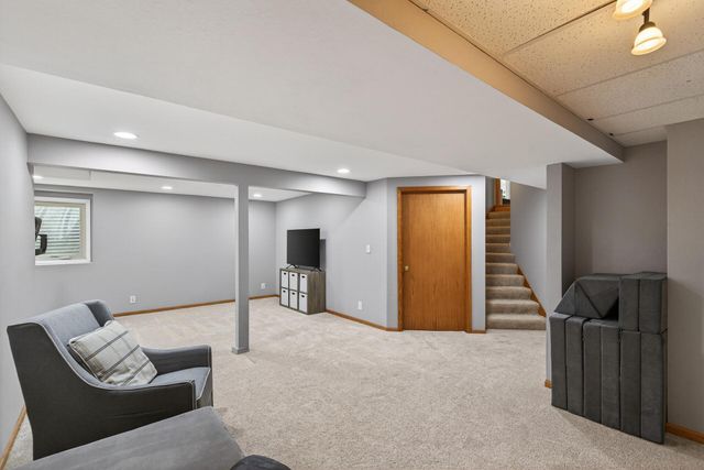 14715 39th Avenue N, Plymouth, MN 55446