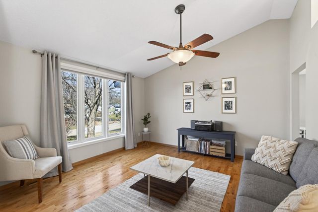 14715 39th Avenue N, Plymouth, MN 55446