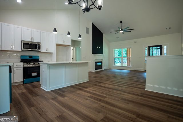 185 Country Lake Drive, Mcdonough, GA 30252