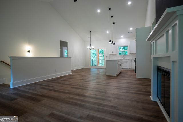 185 Country Lake Drive, Mcdonough, GA 30252