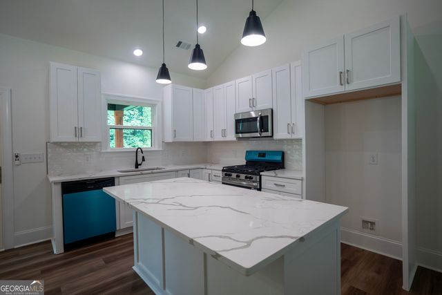185 Country Lake Drive, Mcdonough, GA 30252