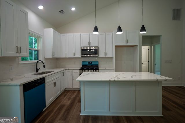 185 Country Lake Drive, Mcdonough, GA 30252