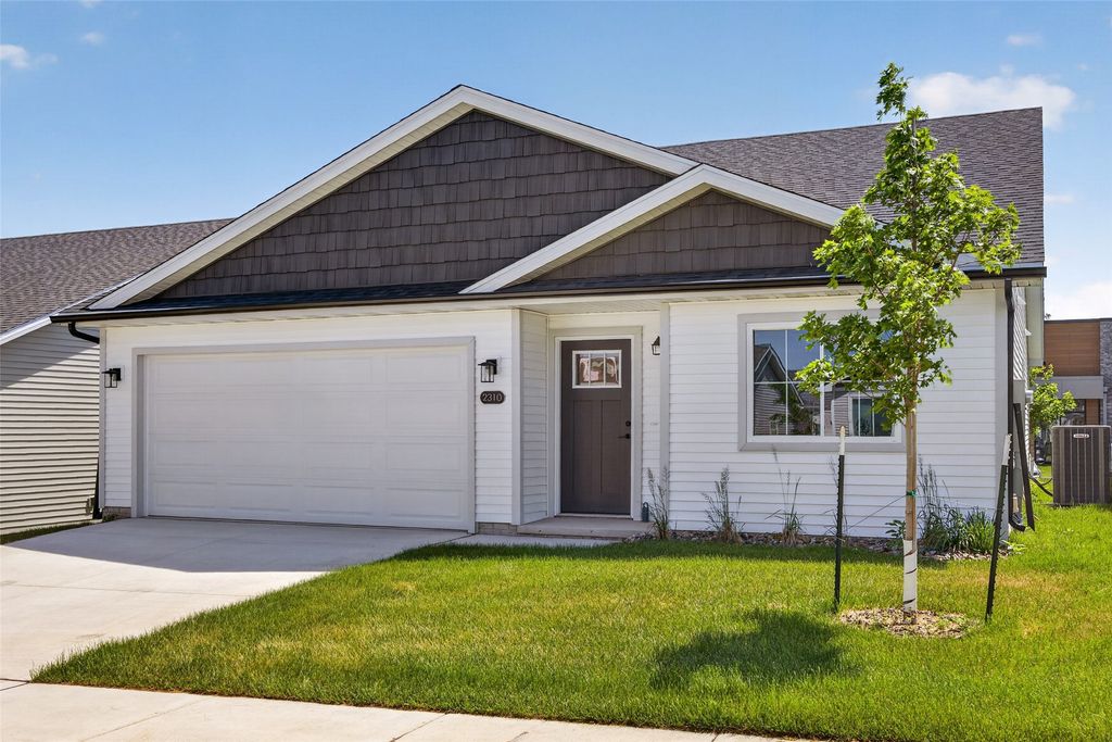 2310 Legacy Drive, Norwalk, IA 50211