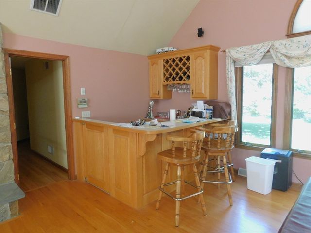 621 Marshall St, Holliston, MA 01746