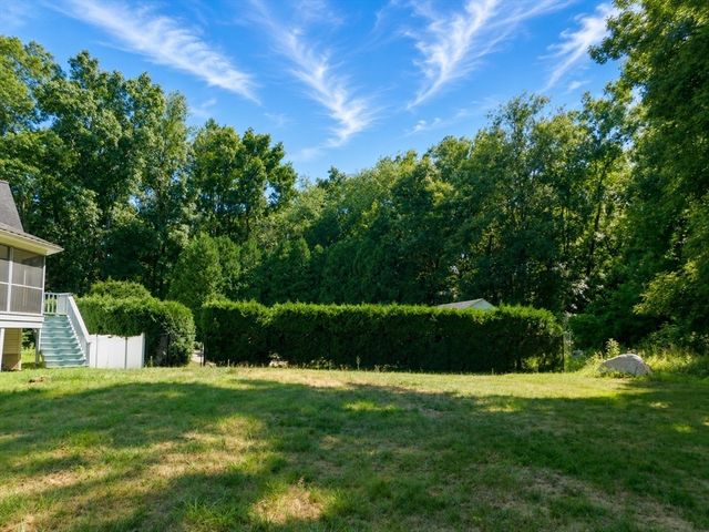 621 Marshall St, Holliston, MA 01746