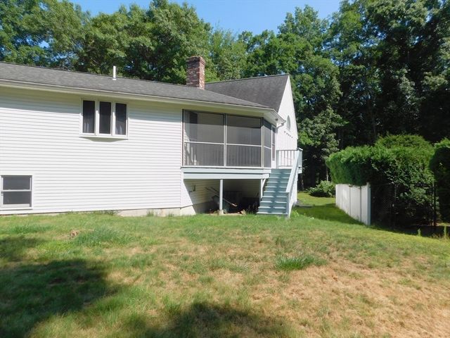 621 Marshall St, Holliston, MA 01746