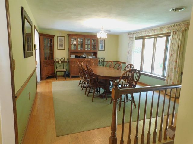 621 Marshall St, Holliston, MA 01746