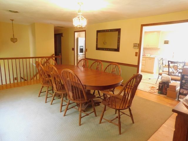 621 Marshall St, Holliston, MA 01746