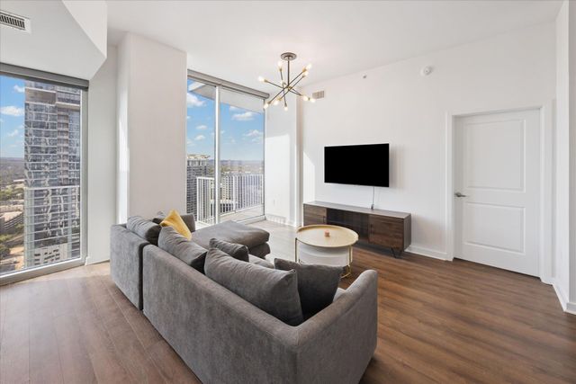 360 Nueces ST 2704, Austin, TX 78701