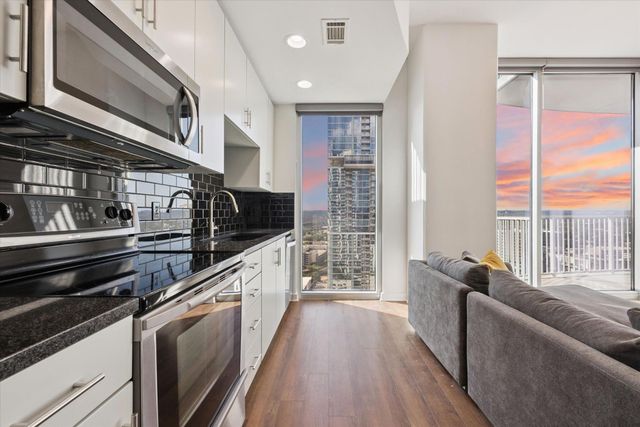 360 Nueces ST 2704, Austin, TX 78701