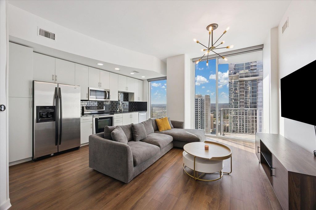360 Nueces ST 2704, Austin, TX 78701