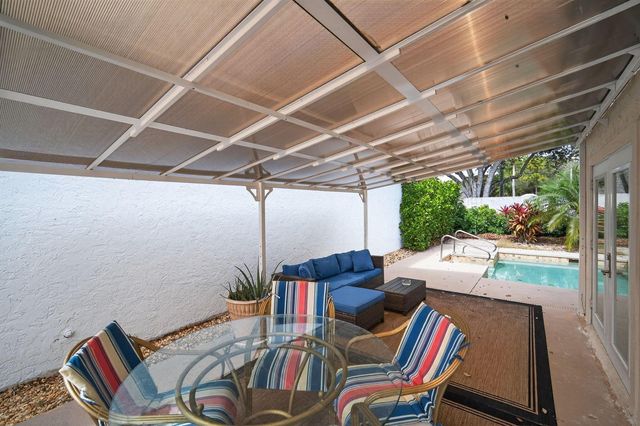 10056 Lexington Circle N, Boynton Beach, FL 33436