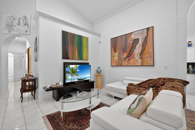 10056 Lexington Circle N, Boynton Beach, FL 33436