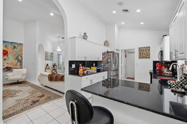 10056 Lexington Circle N, Boynton Beach, FL 33436