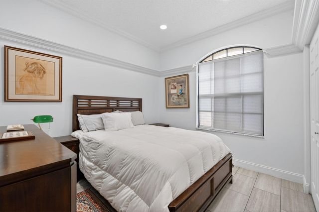 10056 Lexington Circle N, Boynton Beach, FL 33436
