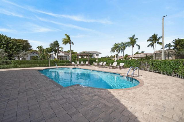 10056 Lexington Circle N, Boynton Beach, FL 33436